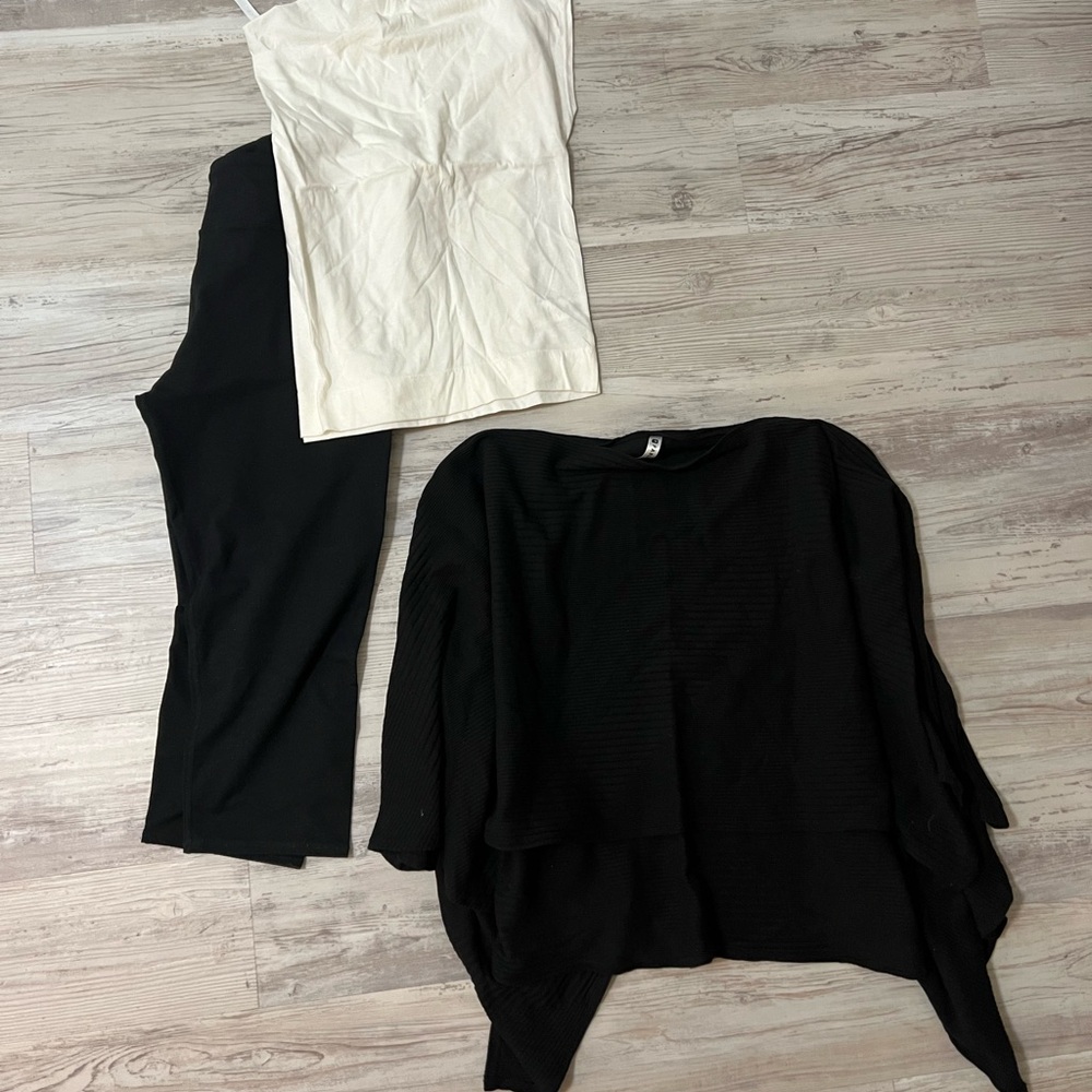 Black poncho and capris with Off-White Top Set